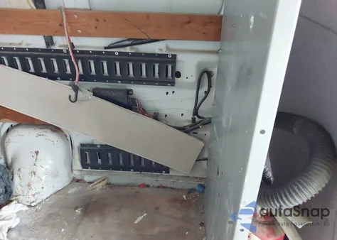 2002 Ford E-350 Super Duty Commercial/Recreational from USA, damaged, VIN 1FTSE34L92HA84131